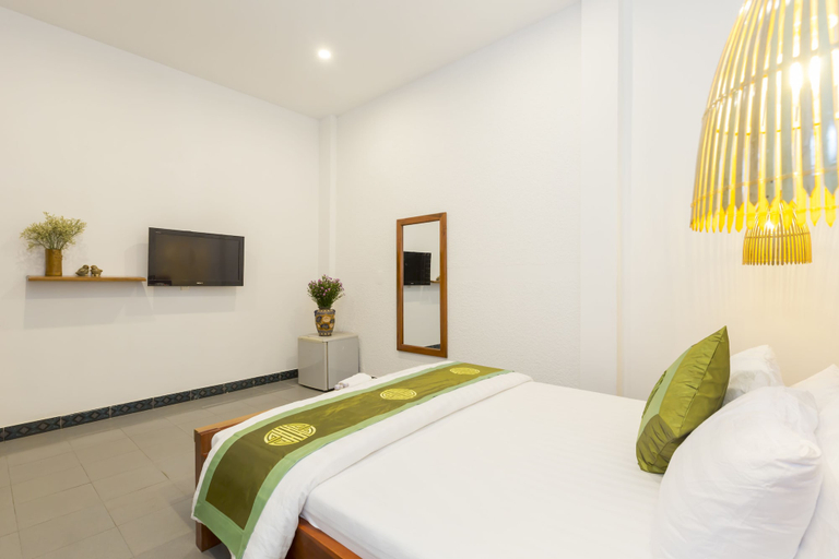 Bedroom 2, Purple Hue BnB Central Hub, Huế