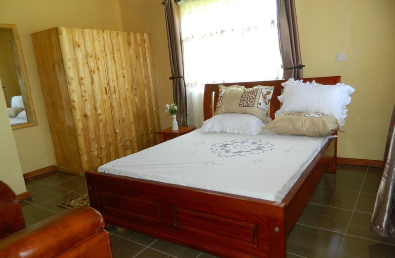 Bedroom 2, Mount Kenya Ecocamp & Villas, Kieni