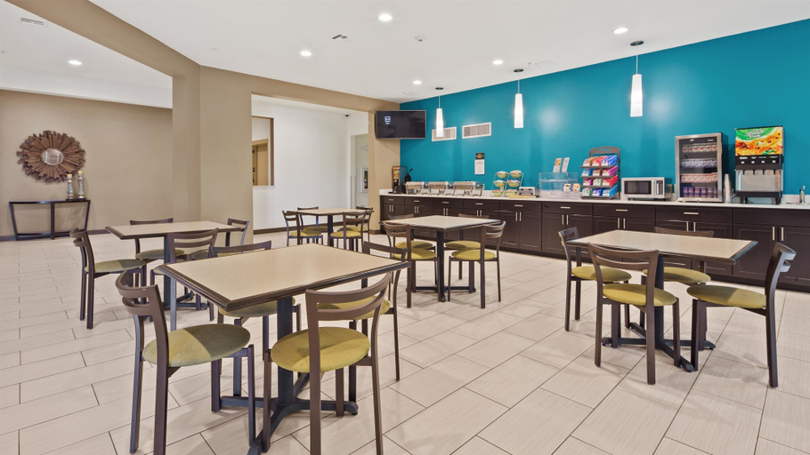 Food & Drinks 5, Best Western Lindsay Inn & Suites, Garvin