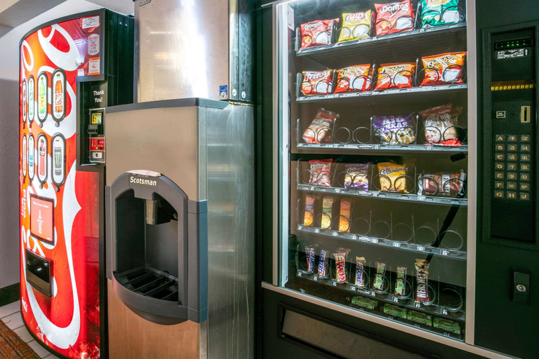 Food & Drinks 5, Quality Inn & Suites Metropolis I-24, Massac