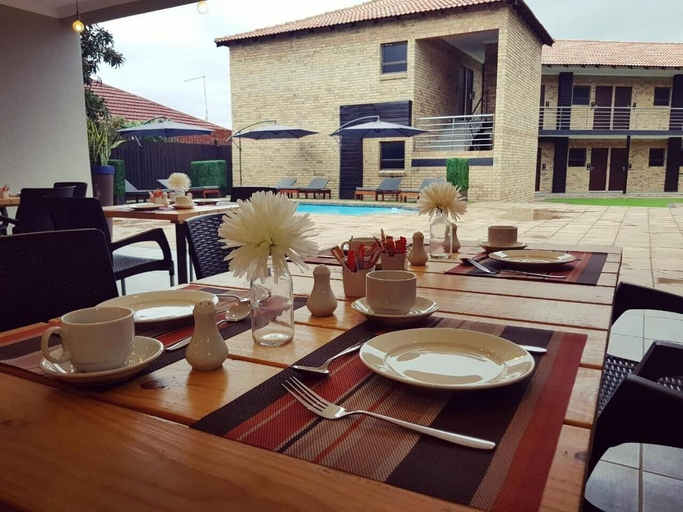 Food & Drinks 5, Palm Swift Luxury Accommodation, Bojanala