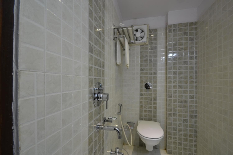 Bathroom 4, Hotel Central Residency, Varanasi