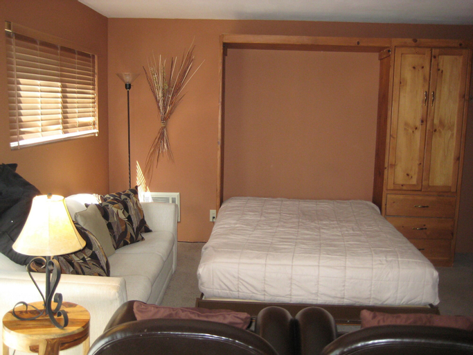 Bedroom 3, Mammoth View Villas Mammoth Reservation Bureau, Mono