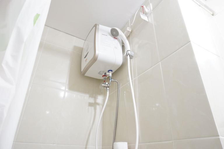 Bathroom 2, Elegant 1Br Apartment At M-Town Residence Near Summarecon Mall, Tangerang