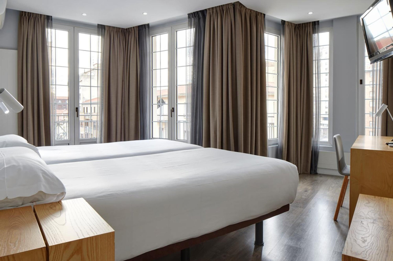 Bedroom 3, Hotel Avenida, Navarra
