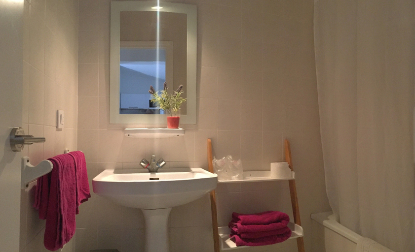 Bathroom 5, Apartamentos California I y II, Baleares