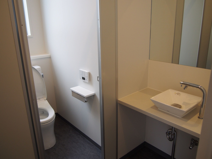 Bathroom 5, UNPLAN Kagurazaka - Hostel, Shinjuku