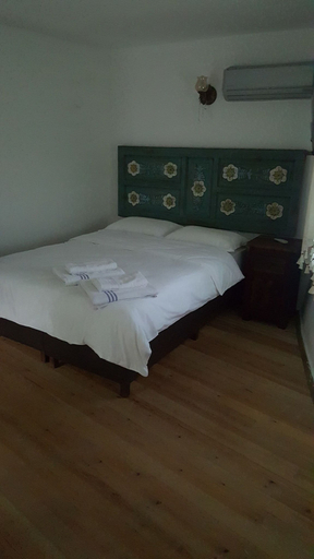 Bedroom 4, Madam Eleni, Bozcaada