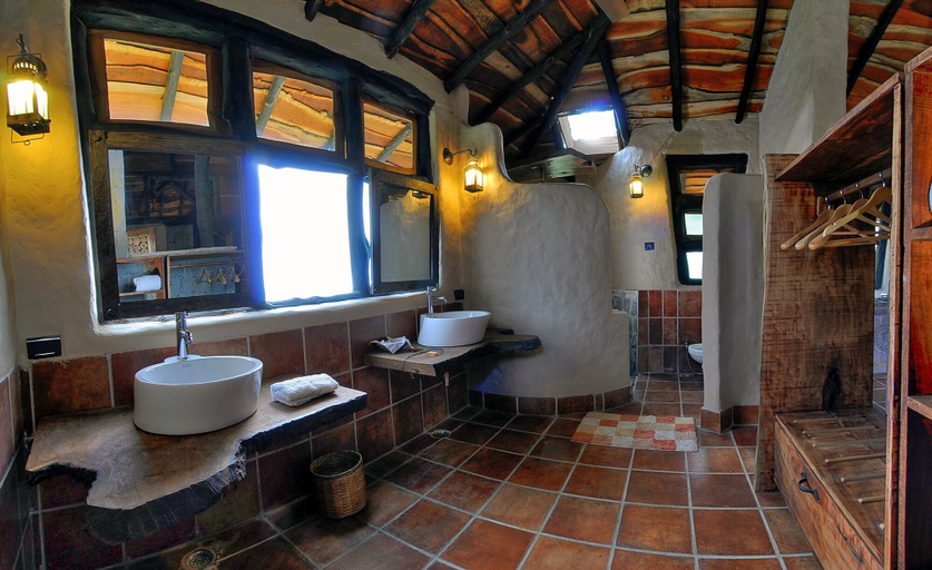 Bathroom 5, Pugdundee Safaris - Kanha Earth Lodge, Balaghat