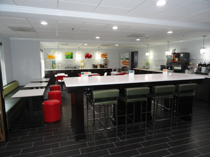 Food & Drinks 5, Quality Suites Pineville - Charlotte, Mecklenburg
