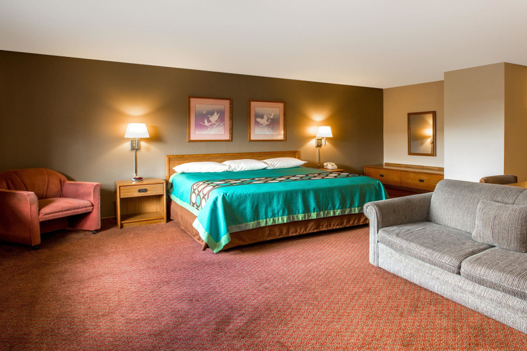 Bedroom 5, Super 8 by Wyndham Hartford WI, Washington