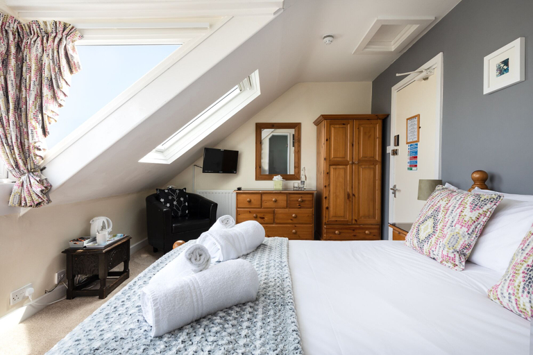 Bedroom 3, Ocean House, Cornwall