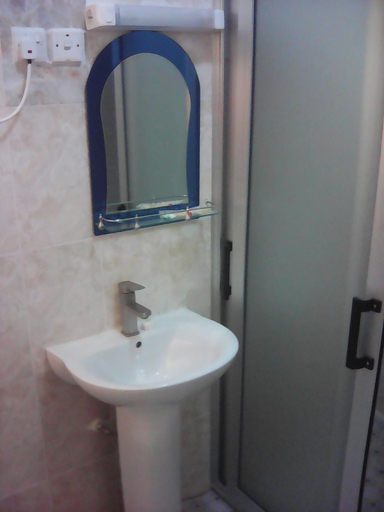 Bathroom 4, Golden Key Hotel, Accra