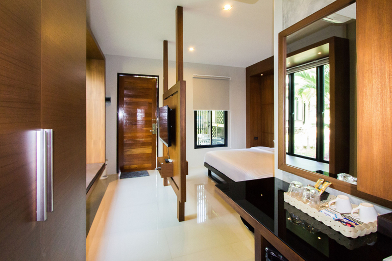 Bedroom 3, Sunshine Paradise Resort, Thap Sakae