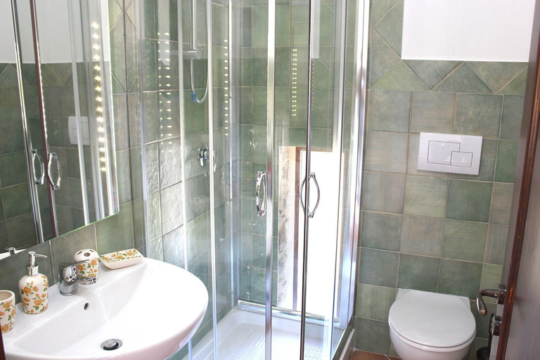 Bathroom 4, Casale Acquaviva, Salerno