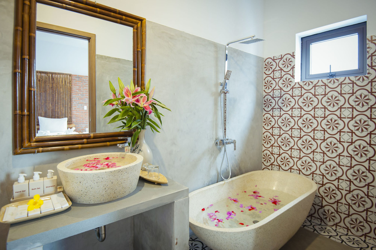 Bathroom 3, Hoi An Rustic Villa, Da Nang