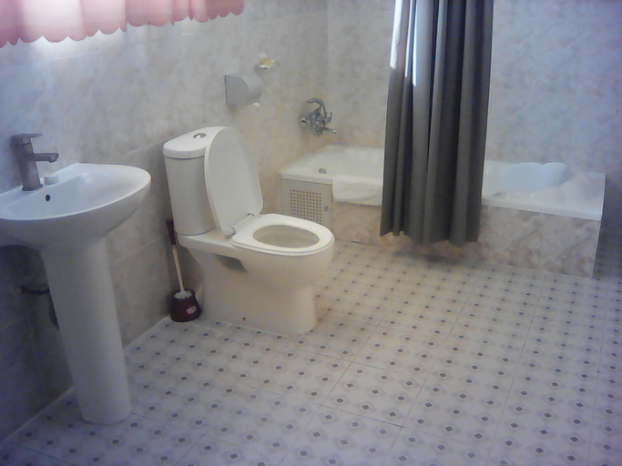 Bathroom 4, Golden Key Hotel, Accra