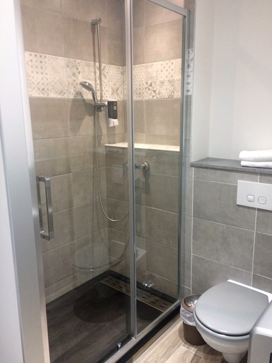 Bathroom 5, Hôtel Le Sarac, Hérault
