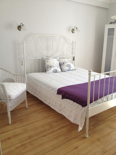 Bedroom 5, Limoux Riverside Gardens, Aude