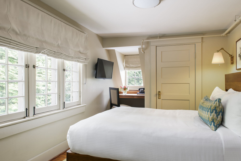 Bedroom 3, Oakhurst Inn at the University, Charlottesville
