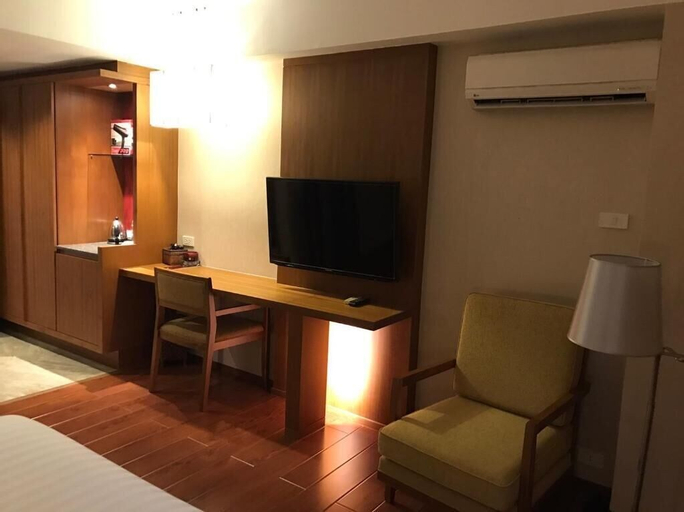Bedroom 2, Asia Hotels Group - Poonpetch Chiangmai, Muang Chiang Mai