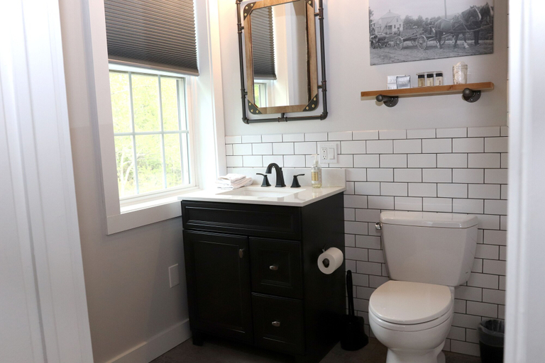 Bathroom 4, Old Mill Inn, Hampshire