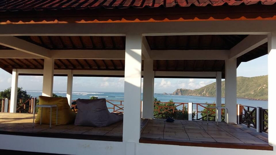 Exterior & Views 29
