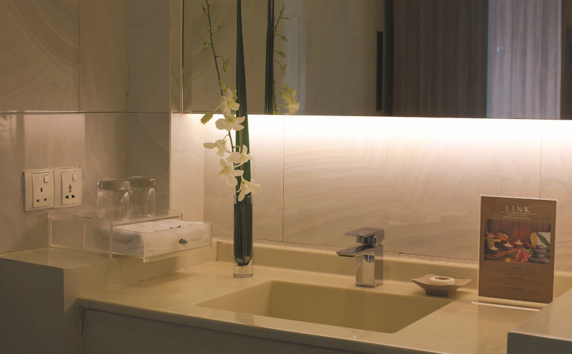 Bathroom 4, The Link Yangon Boutique Hotel, Yangon