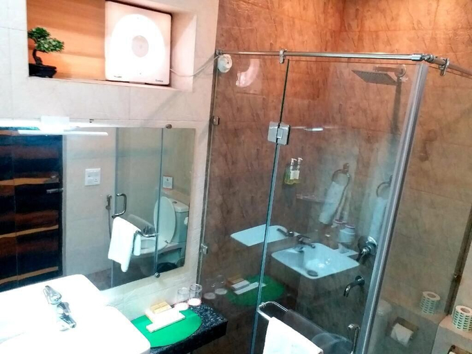 Bathroom, Veda5 Ayurveda And Yoga Retreat, Garhwal