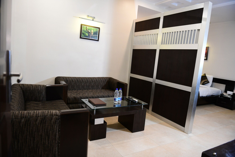 Others 3, Hotel Ravisha Continental, Kaushambi