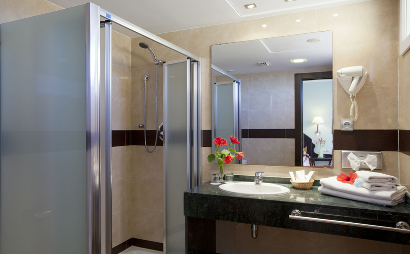 Bathroom 5, Playazimbali, Almería
