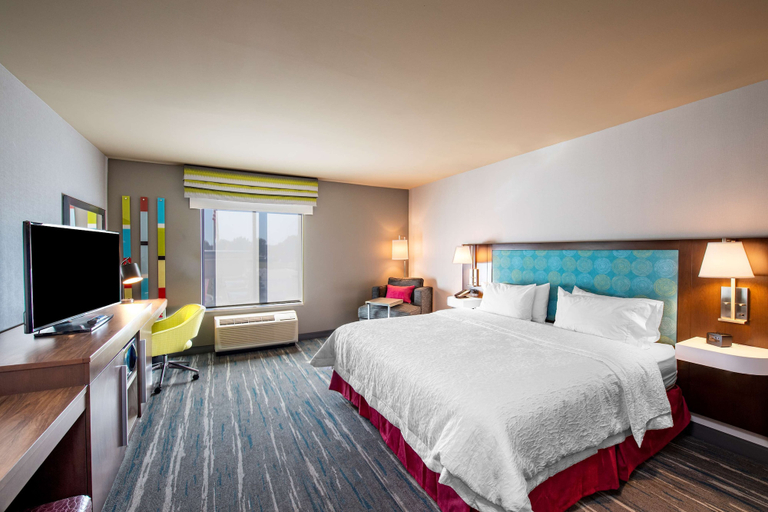 Bedroom 3, Hampton Inn & Suites Keller Town Center, Tarrant