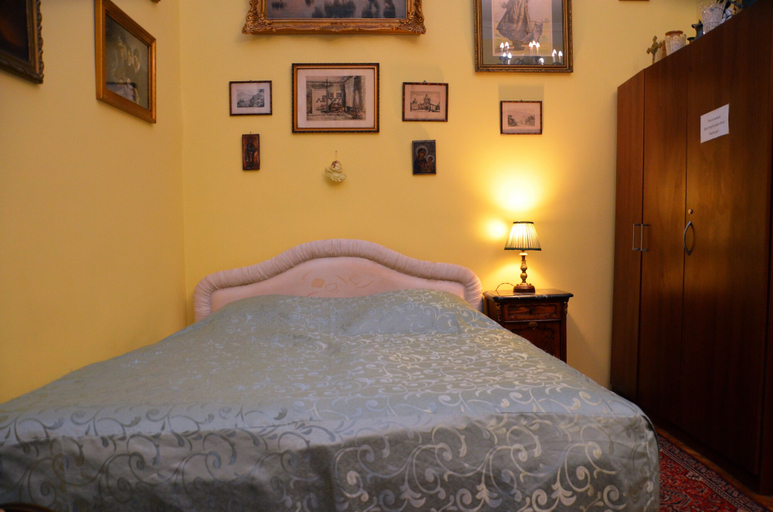 Bedroom 3, Central Holiday Apartments, Budapesti