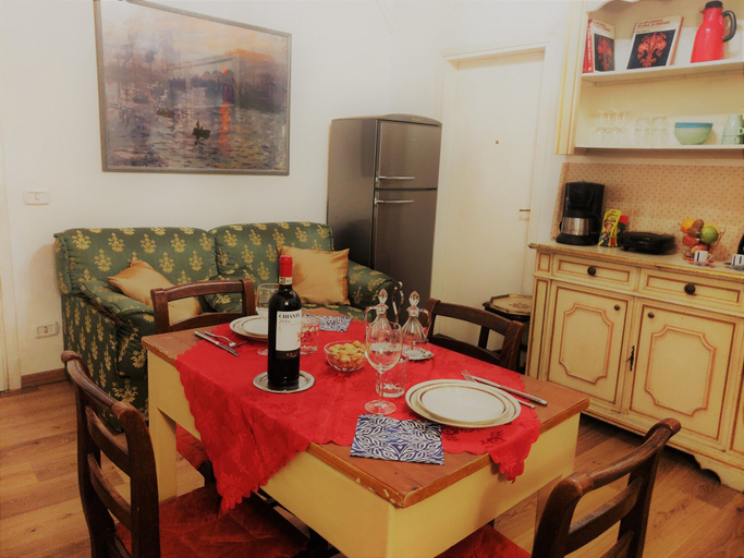 In-room dining 4, Golden Authentic Florentine Gem, Perfect Location, Florence
