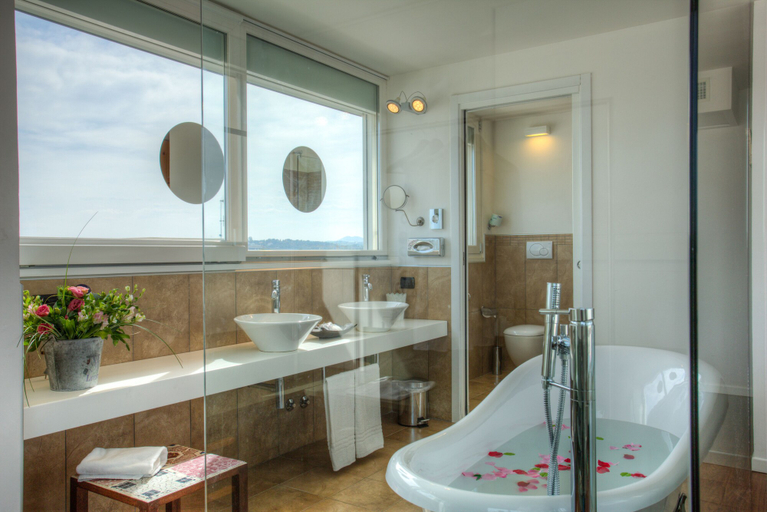 Bathroom 5, D-Place Hotel & Suite, Rimini