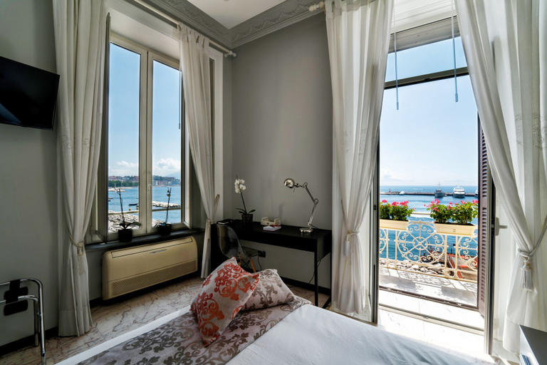 Bedroom 3, Seaside Caracciolo, Napoli