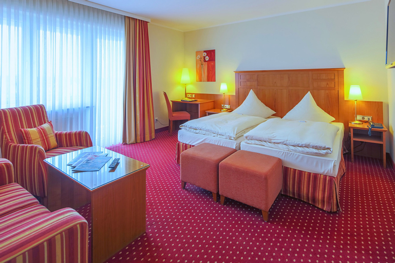 Bedroom 3, Hotel-Restaurant Kunz, Pirmasens