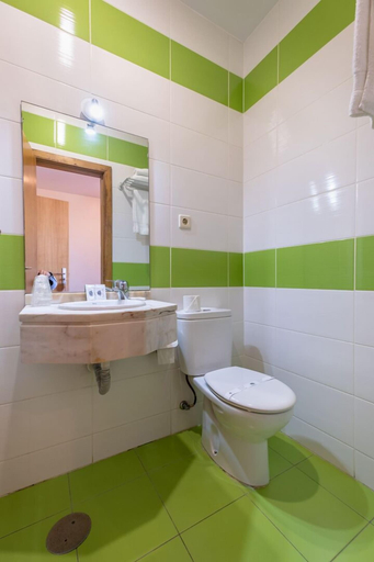 Bathroom 5, Hotel do Norte, Porto