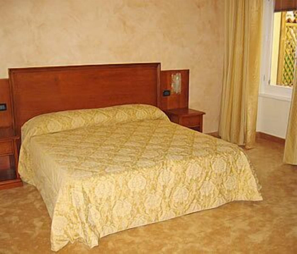Bedroom 2, Hotel Monte Baldo, Brescia