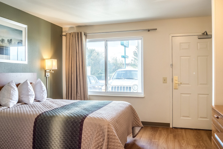 Bedroom 2, HomeTowne Studios by Red Roof Salem, OR, Marion