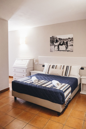 Bedroom 3, Hotel Club Le Rose, Nuoro