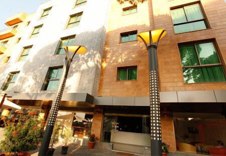 Exterior & Views, Hotel Le Noble, El Metn