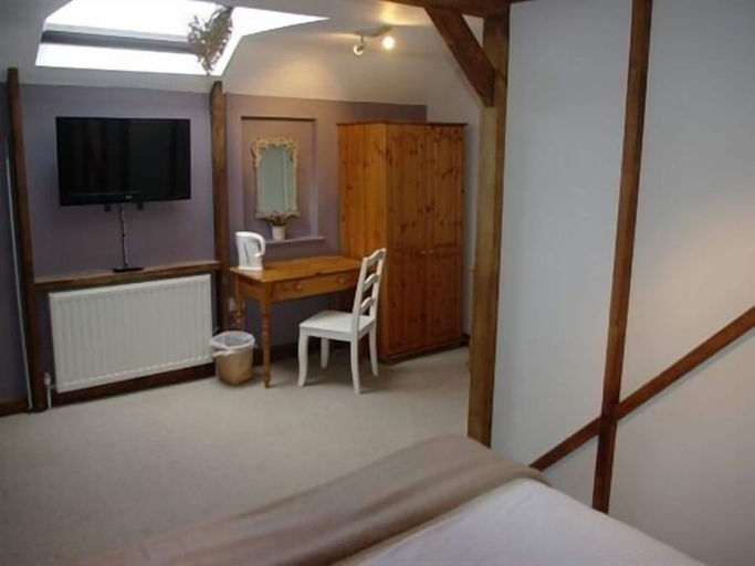 Bedroom 2, Horse and Groom Inn, Oxfordshire