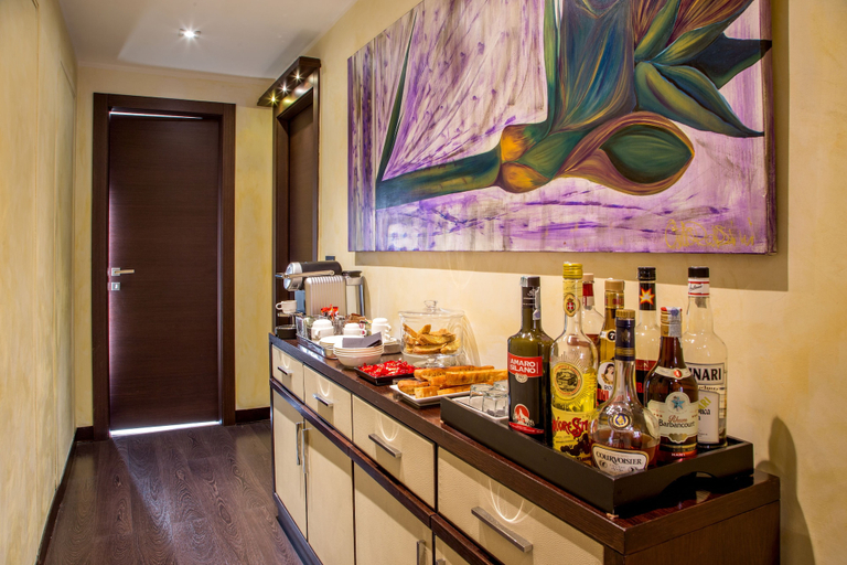 Food & Drinks 5, Les Fleurs Luxury House, Rome