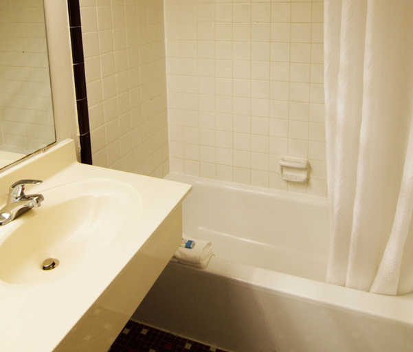 Bathroom 3, Ocean Inn, Horry