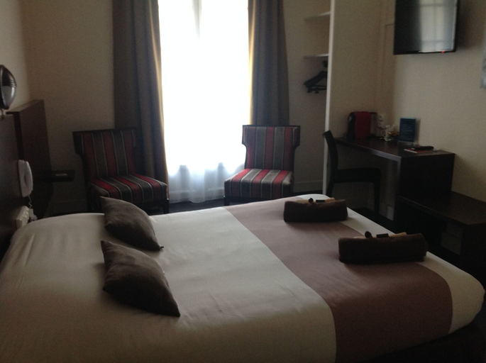 Bedroom 2, Hotel de la Paix, Calvados