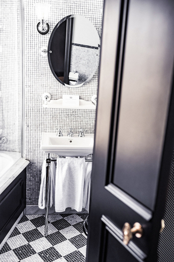 Bathroom 3, Hôtel de JoBo, Paris