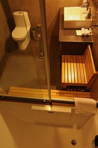 Bathroom 4, Naksel Boutique Hotel & Spa, Lungnyi