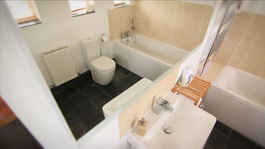 Bathroom, Merlin Farm Daymer and Treyarnon, Cornwall