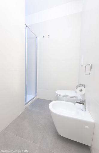 Bathroom 5, Dimora Centrowell, Palermo